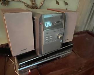 1 of several stereos / boomboxes