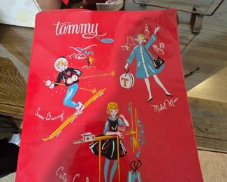 Rare vintage 1960s Ideal Tammy Doll Case with dolls and clothes