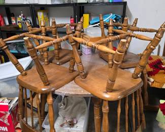 Vintage round wood table with 4 chairs