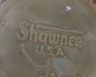 bottom of the Shawnee Pottery 7" fruit ball pitcher/jug #80 with ice lip spout