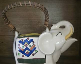 Elephant tea pot