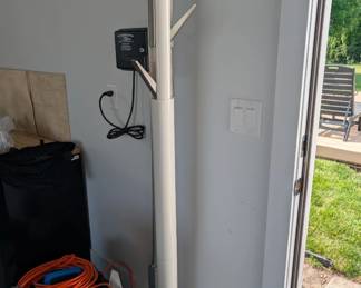 Umbra Flapper Coat/Clothes Rack 