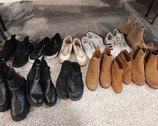 Shoes mostly size 7m 