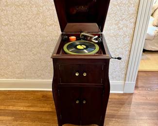 ~1917 Victor-Victrola Floor Phonograph (Model VV-X)