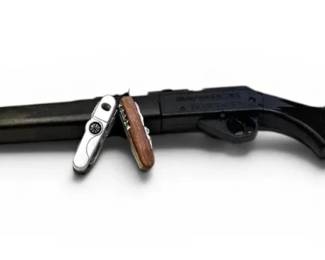 Daisy Powerline 35 BB Gun  Two SwissStyle Pocket Knives