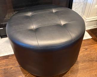 Leather ottoman - round