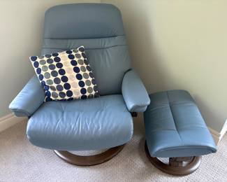 Leather reclining armchair and ottoman - Relax the Back