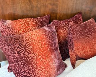 Set of 4 accent pillows