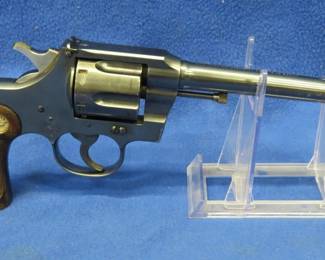 Lot 230. Colt Officers Model 38, S/N: 456357, 38 Special revolver with a case. Permit required.