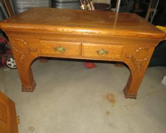 Lot 318. Wooden table with two drawers Dimensions in inches: 54 x 31.5 x 30.5