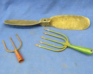 Lot 178. 17 1/2-inch metal propeller and two spear ends