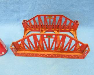 Lot 303. Vintage metal Lionel viaduct bridge