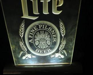 Lot 100. Lite Beer lighted sign