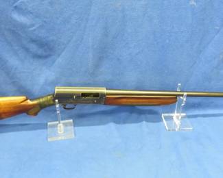 Lot 246. Remington Sportsman, S/N: 404577, 12-gauge, semi-auto shotgun
