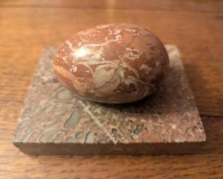 Marble egg on marble slab 5 1/2"