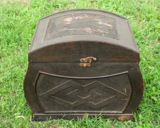 Measures 18" x 11.25" x 15"