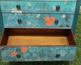 Measures 20 5/8" x 30" x 48 5/8"