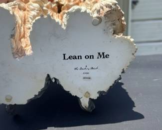 leanonmebottom