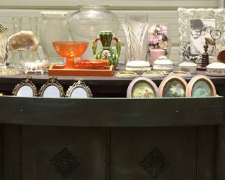 Antiques, vintage trinkets, and treasures!