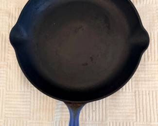 102 LeCreuset12EnameledCastIronSkillet