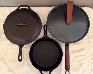27 2LodgeCastIronSkilletsNonStickWok