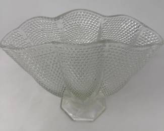 67 LESmithThousandEyeClearHobnailFanVase