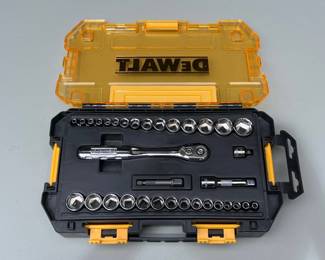 239 DEWALT34Piece14and38DriveSocketSet