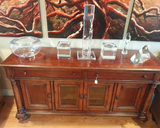 Beautiful Thomasville cabinet $375