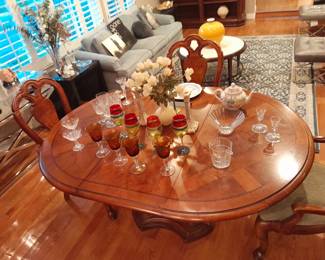 Gorgeous dining set $475