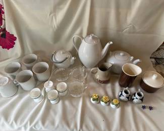 BKB098 - Porcelain and Glass Drinking Ware and Decor