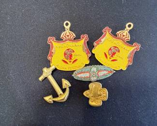 BKB159 - Assortment of Pins