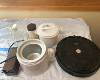 BKB096 - Assortment Of Appliances