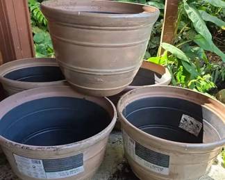 BKB119 - Resin Planter Pots (5)