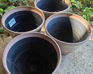 BKB118 - Resin Planter Pots (4)