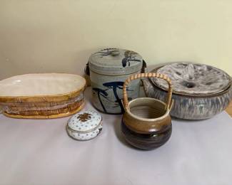 BKB021 - Assortment Of Dishes