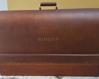 BKB004 - Vintage Singer Sewing Machine