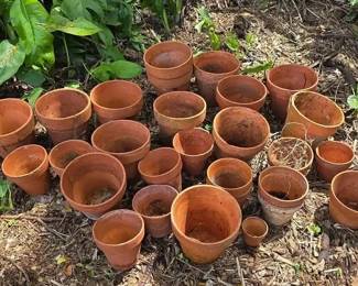 BKB123 - Clay Planter Pots