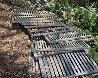 BKB125 - Metal Grates (16)