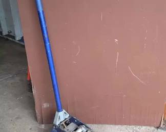 BKB084 - AC Delco 1-1/2 Ton Floor Jack
