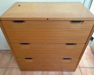 BKB002 - Wooden 3 Drawer Dresser