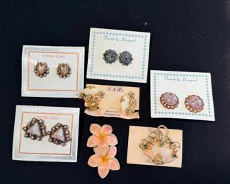 BKB147 - Assortment of Costume Jewelry (Set 1)