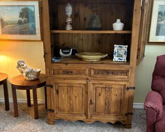 Entertainment hutch