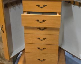 Jewelry box