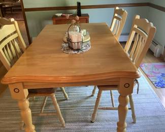 Wood kitchen table with 1 leaf and 4 chair very sturdy