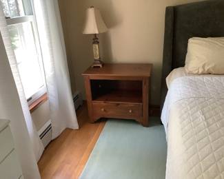 Ethan Allen side table with bottom drawer with lock
