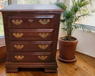 4 drawer mahogany Chippendale chest with brass hardware
