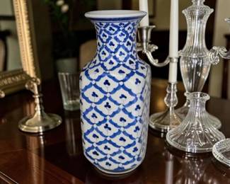 Sea Island Square Blue and White Porcelain Vase