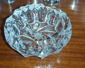 Stunnung Round Bohemian Crystal Ashtray