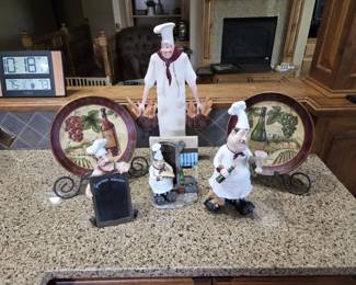 ChefThemed Kitchen Dcor Collection with Serving Plates