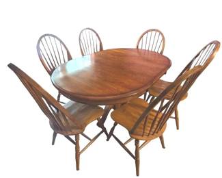Ashley Furniture Drake 42 Extendable Oak Dining Set  Table  6 Chairs